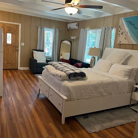 Spacious Comfortable Studio Unit